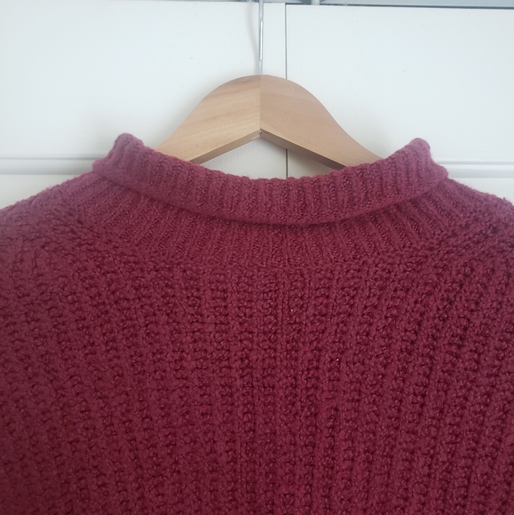 Comfy Oversized AE Sweater - Picture 5 of 7